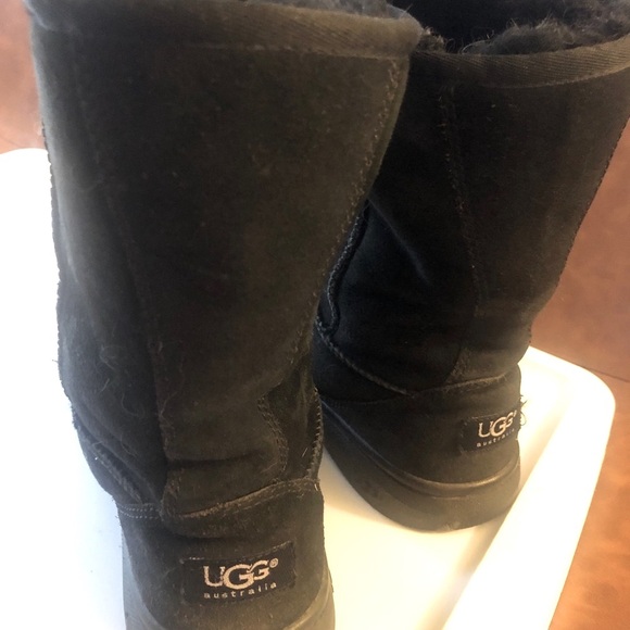 UGG Classic II Short Genuine Sheepskin Boots, Black, Size 9 - Picture 6 of 11